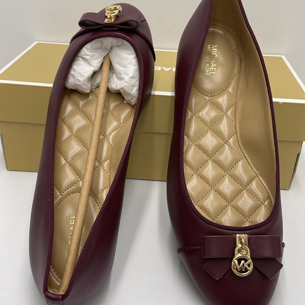 MICHAEL KORS HONEY BALLET FAUX LEATHER
49H3HNFP1L
OXBLOOD - Picture 12 of 16